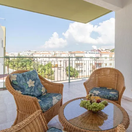 Jasmine - Peaceful 2-br Retreat In Appartement